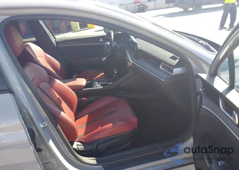 2021 Kia K5 Gt-Line z USA, uszkodzony, nr VIN 5XXG64J24MG039666